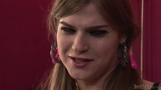 Смотри Brunette Transsexual Anal Pleasure - топовое порно в 4K на FULL-PORN.COM