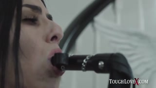 Смотри Big Ass Brunette Kaitlyn Katsaros Gets Dominated - топовое порно в 4K на FULL-PORN.COM