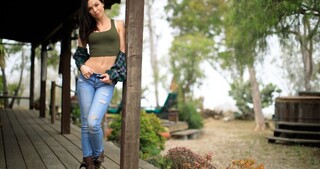 Смотри Athletic Lesbians - Camp Sex Scene - топовое порно в 4K на FULL-PORN.COM
