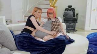 Смотри Natural Tits and Big Tits Shemale Action - топовое порно в 4K на FULL-PORN.COM