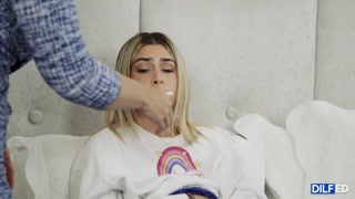 Смотри  Stepdaughter's Deepthroat Adventure with Derrick - топовое порно в 4K на FULL-PORN.COM
