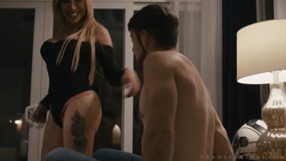 Tattooed Eva Paradis Breaks Free - 4K порно видео на FULL-PORN.COM