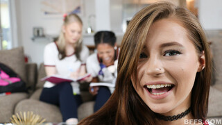 Смотри Carolina Sweets & Lily Rader: Teen Lust Confessions - топовое порно в 4K на FULL-PORN.COM