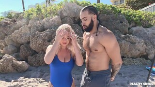 Shaved Pussy MILF Gets Titty Fucked - 4K порно видео на FULL-PORN.COM