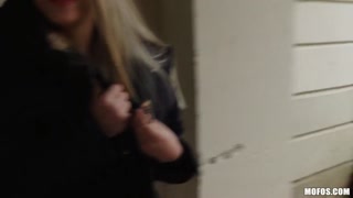 Смотри Blonde Brainy Gets Screwed in Public - топовое порно в 4K на FULL-PORN.COM