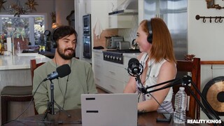 Смотри Spanking and Ass-To-Mouth with Trimmed Pussy - топовое порно в 4K на FULL-PORN.COM
