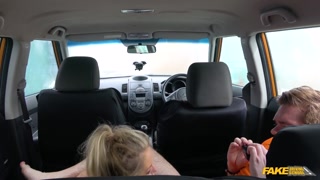 Смотри  Bujoli gets fucked in the car - топовое порно в 4K на FULL-PORN.COM