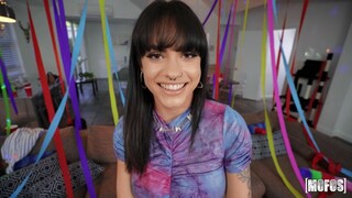 Смотри Steel and Foxx's Amateur Threesome - топовое порно в 4K на FULL-PORN.COM