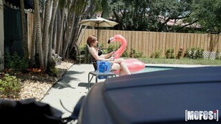 Wet and Wild at the Pool - 4K порно видео на FULL-PORN.COM
