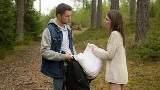 Смотри Nelya Skinny Teen Handjob and Cumshot in the Woods - топовое порно в 4K на FULL-PORN.COM