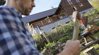 Смотри Standing doggystyle fuck with blonde and gardener - топовое порно в 4K на FULL-PORN.COM