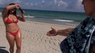 Big Tits Teen Gags on Cock at Beach - 4K порно видео на FULL-PORN.COM