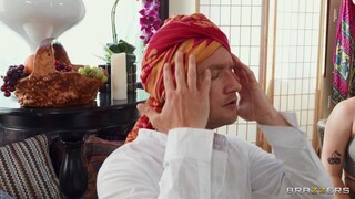 Смотри Struggling To Swallow The Guru - топовое порно в 4K на FULL-PORN.COM