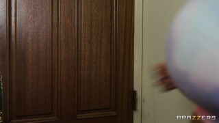 Смотри Cheating MILF and Stepdaughter Double Team College Buddy in FFM Action - топовое порно в 4K на FULL-PORN.COM