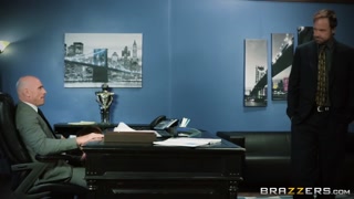 Смотри Latina Bombshell in Office - топовое порно в 4K на FULL-PORN.COM