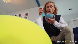 Смотри Blonde Bombshell Codi Vore in a Big Ass Scene - топовое порно в 4K на FULL-PORN.COM