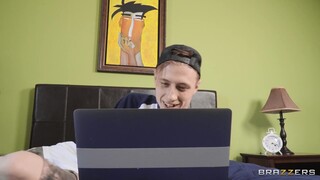 Смотри Shaved and Ready: Pornstar for Rent - топовое порно в 4K на FULL-PORN.COM