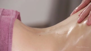Oiled Up with Nikia - 4K порно видео на FULL-PORN.COM