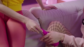 Смотри Lesbian Sex Toys Fun with Kate Rich and Alice Shea - топовое порно в 4K на FULL-PORN.COM