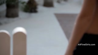 Смотри Softcore Redhead Mia Sollis Outdoor Solo - топовое порно в 4K на FULL-PORN.COM