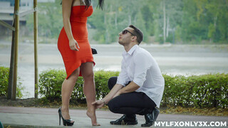 MILF Honey Damon's Broken Heel Fuck Session - 4K порно видео на FULL-PORN.COM
