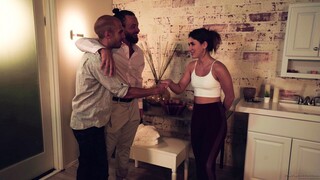 Смотри Paige Owens Seduces The Boss With Her Big Natural Tits - топовое порно в 4K на FULL-PORN.COM