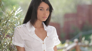 Смотри Outdoor Masturbation with Sexy Ria Rodrigez - топовое порно в 4K на FULL-PORN.COM