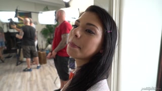 Смотри BTS Blowjob with Ryan Mclane & Small Hands - топовое порно в 4K на FULL-PORN.COM