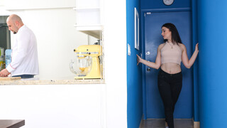 Смотри Hot Creamy Teen Jennifer Jacobs Pounded - топовое порно в 4K на FULL-PORN.COM