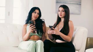 Смотри Lesbian Step Family Sex – Hot Pussy Licking & Fingering - топовое порно в 4K на FULL-PORN.COM
