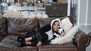 Смотри Teen Slut Takes Big Cock in Puppet Pal Panda - топовое порно в 4K на FULL-PORN.COM