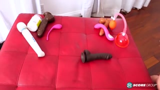 Stassi Rossi - Blonde MILF and Her Toy Joy - 4K порно видео на FULL-PORN.COM