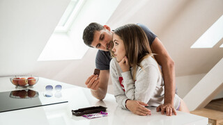 Смотри Roommate Hookup - Shaved and Horny - Zoe Doll & Kristof Cale - топовое порно в 4K на FULL-PORN.COM