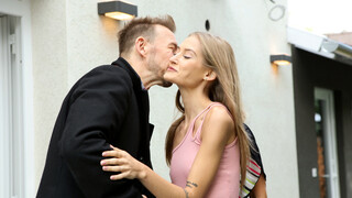 Смотри European Babe Tiffany Tatum Orgasms Hard - Family Sex - топовое порно в 4K на FULL-PORN.COM