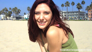 Смотри James Deen fucks Ashlyn Molloy by the ocean - топовое порно в 4K на FULL-PORN.COM