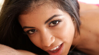 Смотри Petite Latina Veronica Rodriguez Wears Bra & Panties Before Fuck - топовое порно в 4K на FULL-PORN.COM