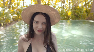 Смотри Tom Red and Reislin Nearly Caught in Hot Scene - топовое порно в 4K на FULL-PORN.COM