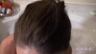 Смотри Peeking on Auntie Cindy’s Bath Time - MILF Delight - топовое порно в 4K на FULL-PORN.COM