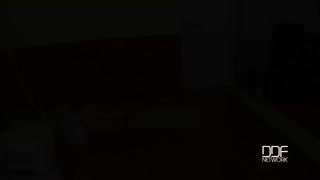 Смотри Office POV With Elizabeth Rose And Angel Hott - топовое порно в 4K на FULL-PORN.COM