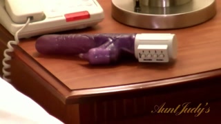 Смотри Kelly feels amazing with her vibrator - топовое порно в 4K на FULL-PORN.COM