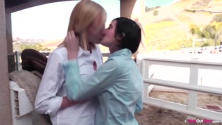 Смотри Lesbian Stables Encounter - Jo & Jill - топовое порно в 4K на FULL-PORN.COM