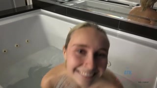 Amateur Blonde Peyton Coast - Pissing & Squirt in Shower POV - 4K порно видео на FULL-PORN.COM
