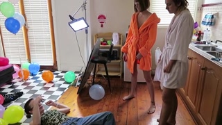 Смотри Molly & Ray - Unedited Behind the Scenes - топовое порно в 4K на FULL-PORN.COM
