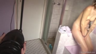 Смотри Naughty Bubble Bath BTS - Chrissy & Jay Jay in the Shower - топовое порно в 4K на FULL-PORN.COM
