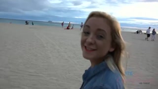 Смотри POV Fuck Fantasy: Cleo Vixen’s Wet & Wild Beach Adventure - топовое порно в 4K на FULL-PORN.COM