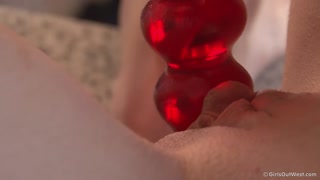 Смотри Lucie Bee Dildo Ride - топовое порно в 4K на FULL-PORN.COM
