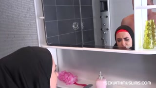 Смотри Freya Dee Bathroom Tail Adventure - топовое порно в 4K на FULL-PORN.COM