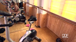 Смотри POV Blowjob - Stasy Riviera Works Out Cock in Gym - топовое порно в 4K на FULL-PORN.COM