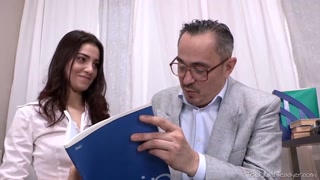 Смотри Old man destroys Esenia's tight Russian pussy - топовое порно в 4K на FULL-PORN.COM