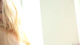 Смотри Sultry blonde Alli Rae chasing pleasure - топовое порно в 4K на FULL-PORN.COM